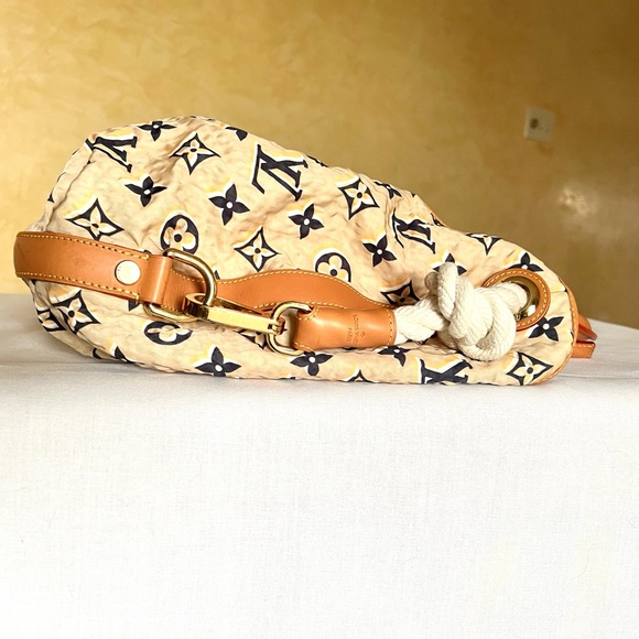 Authentic Louis Vuitton Monogram limited Edition Bulled MM - Picture 4 of 14